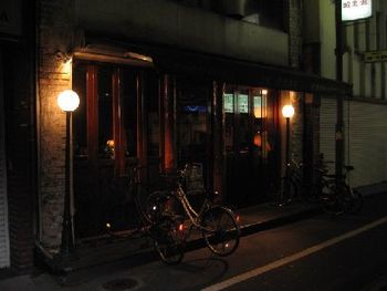 JKs Cafe Takatsuki, home of twice daily Jazz bands.  Nice to see a real live scene,. Japan has some of the most incredible Jazz musicians, playing for beers like Cetlic musicians in Ireland.
