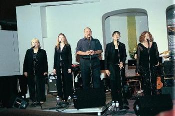 Chrism Singers - Diane, Susan, Peter, Nina & Suzi
