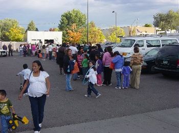 Look at the line that's forming for free pumpkins! :
