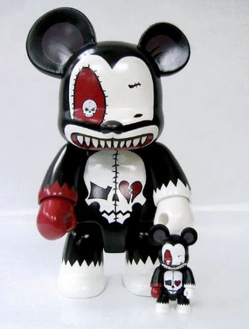 Deady 8" Tower Exclusive with 2.5" Deady Qee by Toy2R
