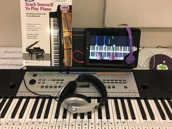 Keyboard Learning Station using multiple learning styles - all in headphones

