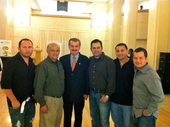 Grupo Los Morales con el Consul de Mexico en las Carolinas  Carlos Flores Vizcarra
