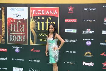 Shweta walking the red carpet for IIFA Awards

