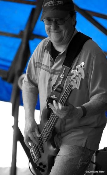 Pit American Son Bass Player

