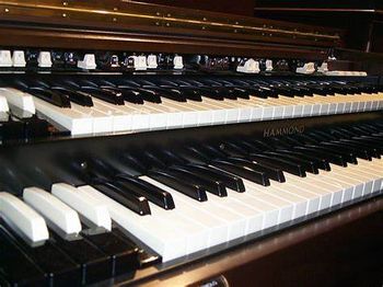 Hammond Organ
