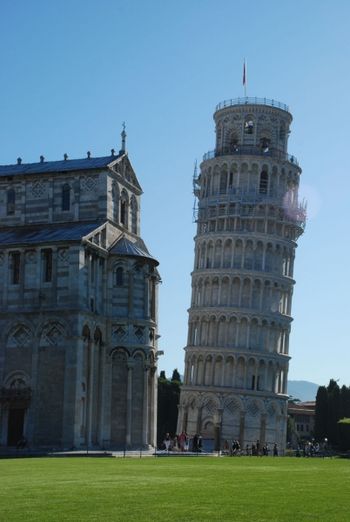 04Leaning Tower02
