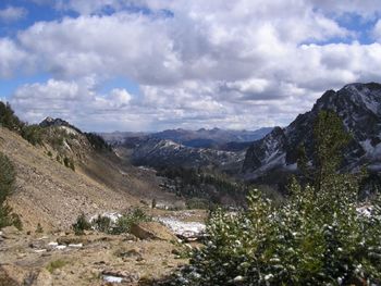 Looking_West_from_Pass
