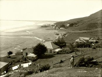 The little Ahipara settlement 1913 No doubt they would have seen many a perfect wave peeling off the point......
