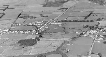 Waipu 1962....Hotel on the left....Waipu Primary School in the middle...
