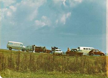 next day a few of the locals turn up...nice Autumn day at Raglan 1973.....' Holdens and Veedubs.....the typical 70s surf wagons....
