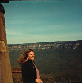 meanwhile a lot of us were still heading over the ditch....Pauline Cameron...Blue Mountains..Sydney!
