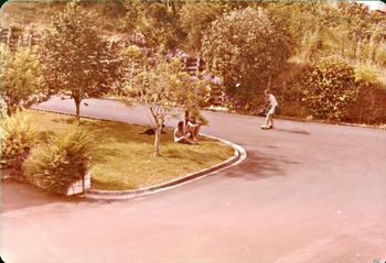 and of course if there was no surf we would go down to the Settlers Motor Inn.. or somewhere like that ..and get in a bit of skateboard practice...Brian Clarke on the skateboard...Keith Walsh and Jan O'hagan...summer of '73
