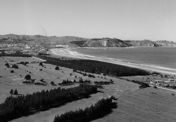 1950 Gisborne.......became the mecca of NZ surfing in the 1960s... It was unlikely that anyone had started surfing yet in Gisborne!!...isn't that a weird thought...that no one had even thought of  or heard of surfing then...just empty...lonely.. waves!!! bit different today isn't it!!
