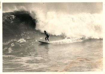 Dennis McCartain on a beautiful Mahia wave...1972 lots o juice down that neck of the woods!!!
