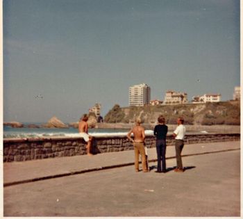 dick photographing the summer waves at 'Grand Plague' ..Bairritz Andy (Mcalpine) surveys the local swell from the ocean wall....(other 3 unknown)...truth is Dick can't remember who they were anymore...Ha!......"Dick..it was only 43 yrs ago...come-on"
