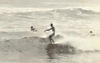 Taff (Kennings) poised nicely on the nose as well...Piha 1967 Taff was one of those local Auckland guys that exuded the Californian mystique.....probably unknowingly....but the Californian 'wind n sea' thing seemed to suit him perfectly...when i thought of the local 'wind n sea' guys, he always came to mind!!...
