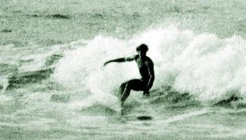 'Gant' (Graham Gantley)...really lookin good these days...1970... ....definitely favored to start winning some serious comps.......Gant had a beautiful fluid style with a smooth elegant classy cutback like Wayne..(Parkes)......how come all these Takapuna boys turned out so good!!!!!

