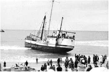 Winter of '68 And of course the biggest event for the year at Uretiti ...was the beaching of the rebel radio flagship 'Tiri' (Radio Hauraki)......we all scrambled down there for a good look!!
