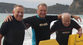 220 over 70s hit the water for a short spell....what a cool photo!!!....the stoke of surfing...
