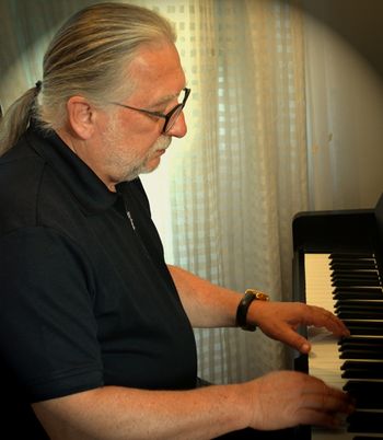 Gerald - Feurich Piano (2)
