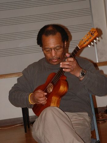 ISIM 2009 - 8-string tenot ukulele

