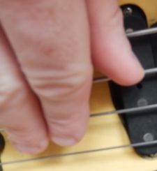 Floating Thumb Technique for Bass front view
