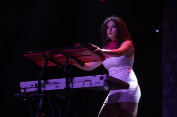 Magda - keyboards
