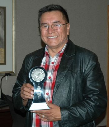 Edmund_s_Award Edmund Bull wins Best Male Artist @ 2007 Native American Music Awards for" Follow Your Dreams"
