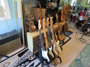 Guitars_and_Amps_003
