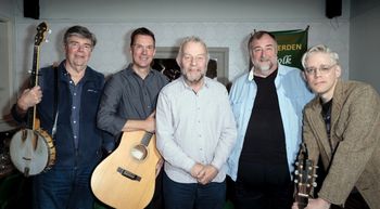 An evening concert with Jeff Warner, Greg Harper, Steve Turner, Nick Dow & Si Barron. Photo courtesy of Lewis Brockway
