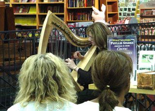 Live book store performance.
