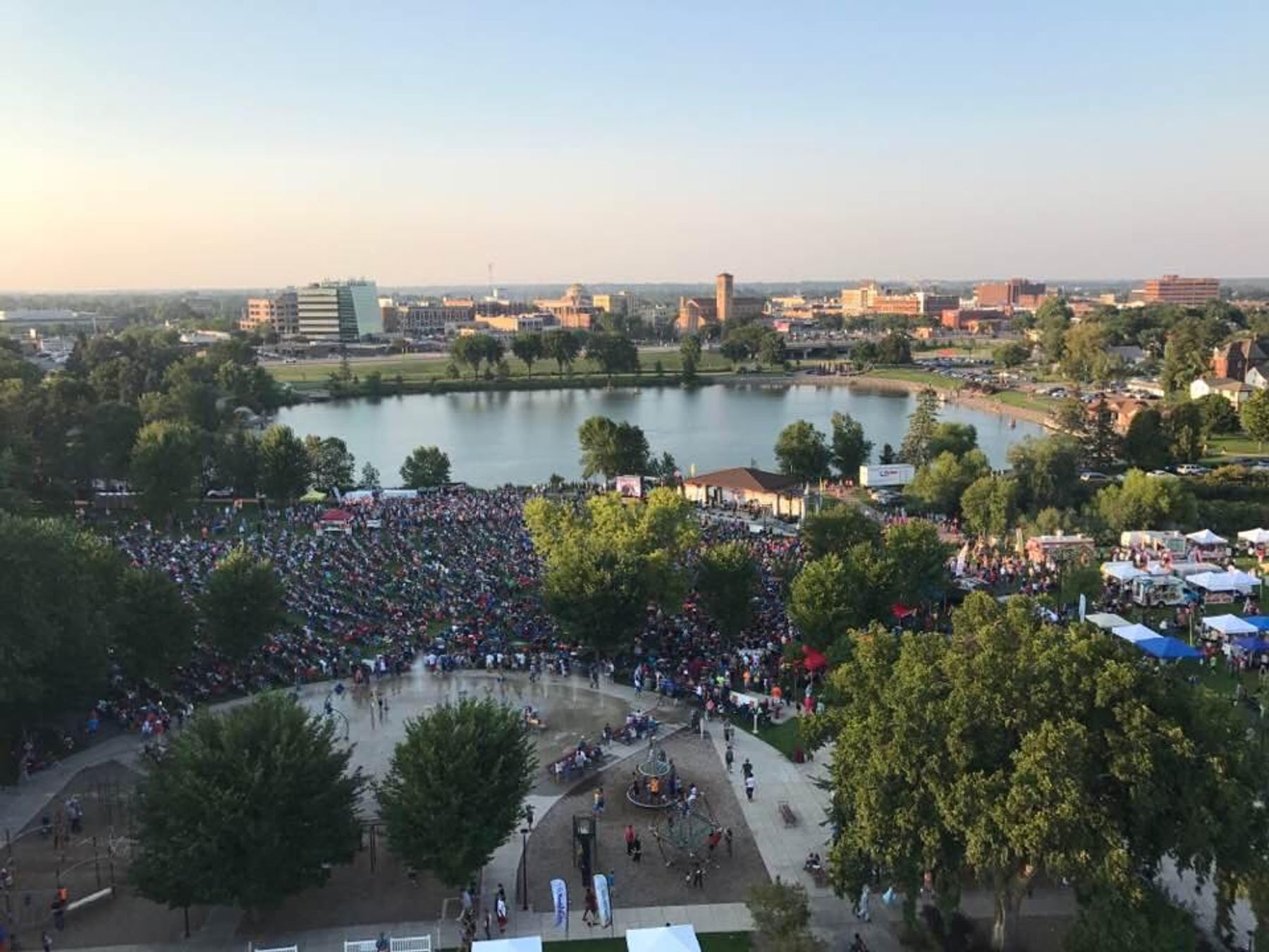 Fabulous Armadillos - Shows Fabulous Armadillos - Shows