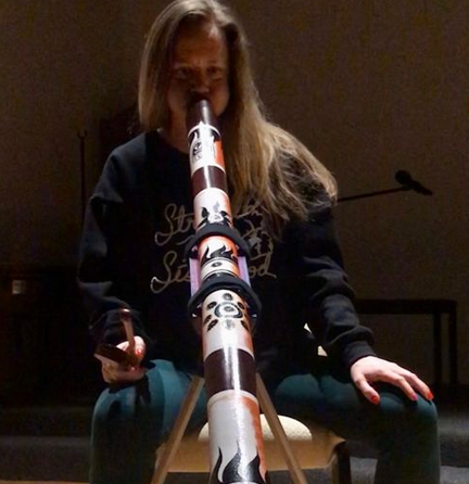 Jessica Kloeker on Didgeridoo
