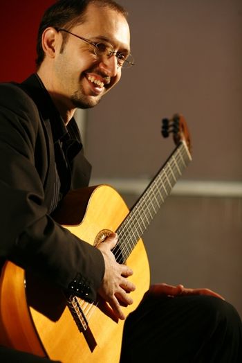 Fernando-Perez-Flamenco-Guitar Fernando Perez playing Flamenco Guitar
