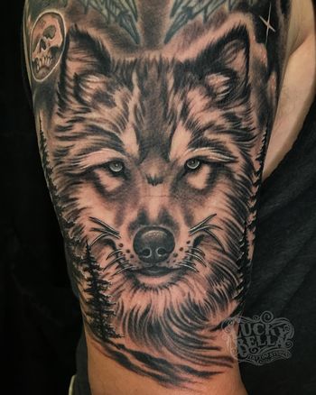 Black and Grey Wolf by Howard Neal at Lucky Bella Tattoos in North Little Rock
