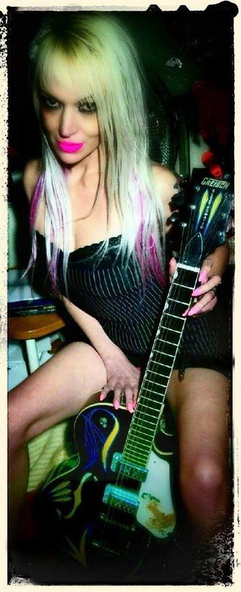 Miss Piggy 2020 - Jessica Ann Binner and her sexy guitar
