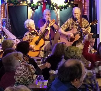 Guitar Cafe Dec 2018. Harmonia Larry W. joined us for a number at this marvelous venue.
