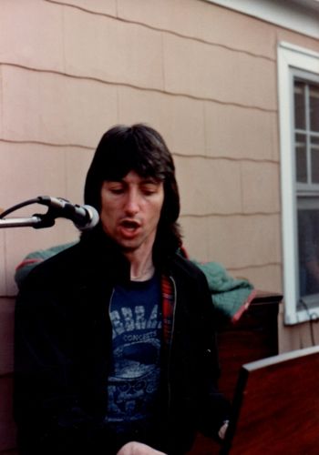 Bob_Jackson_at_Mike_s_house1 Badfinger rehearsing at Mike Gibbins house 1983
