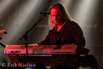 Erik Norlander performing at Vamp'd in Las Vegas in 2016 - photo by Erik Nielsen
