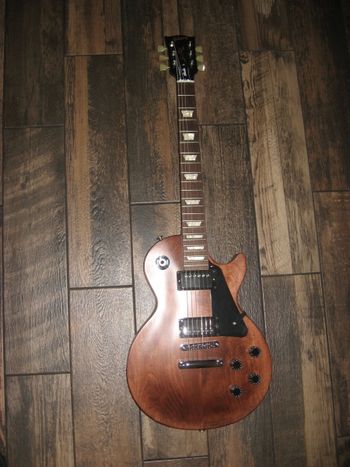 Les Paul The newest member of the Izon Six family
