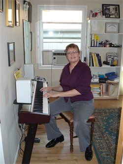 Sue_at_the_piano__home_studio Sue Lewis at the piano

