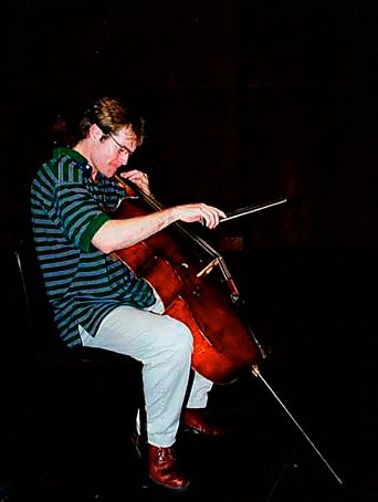 American Cellist, Daniel Gaisford recording the Michael Hersch's sonatas for unaccompanied cello
