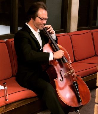 American Cellist, Daniel Gaisford back stage