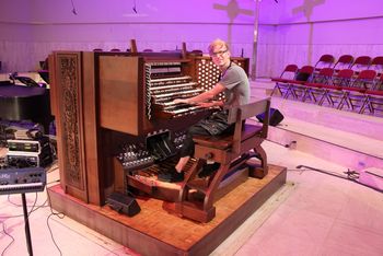At the console of the Ruffatti organ, Coral Ridge Presbyterian Church, Ft. Lauderdale, Florida. Photo Credit: Trevor Hicks

