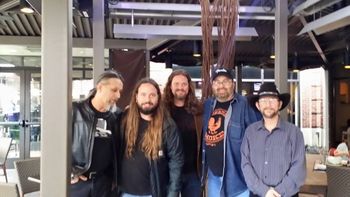 Jerry_Bobby_Deal_Richard_Howard__Blackberry_Smoke Richard Howard, Bobby Deal and I eating before the Blackberry Smoke and look who we ran into
