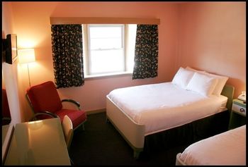 double room (either 2 full beds, or 1 full and 1 queen)
