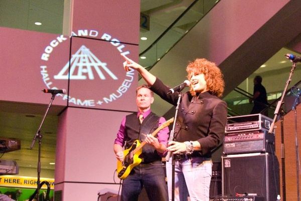 And sure enough, there's Diane and Eric (Simple City) at the Rock & Roll Hall of Fame. Not pictured: the rest of the Weasels on the other side of the stage.
