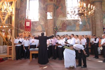 Pr. Dr. Sorin Dobre with the Men's Choir from Sibiu, in Sapanta, 2010
