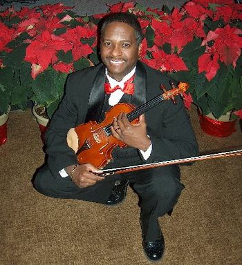 Colin performing at Hilton/Resort's holiday extravaganza,2007

