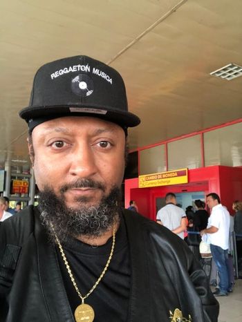2018 GRANDE GATO outside JOSE MARTI AIRPORT in CUBA for HIS SHOW LATER THAT WEEK!!!!
